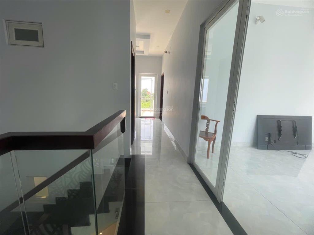 Bán bt 5pn, 4wc, 230m2 ở quốc lộ 13, hiệp bình phước, 16 tỷ giá ưu đãi