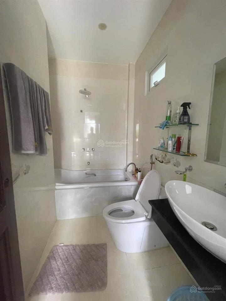 Bán bt 5pn, 4wc, 230m2 ở quốc lộ 13, hiệp bình phước, 16 tỷ giá ưu đãi