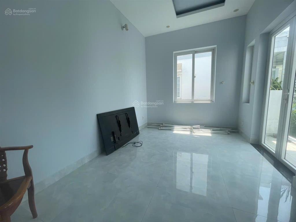 Bán bt 5pn, 4wc, 230m2 ở quốc lộ 13, hiệp bình phước, 16 tỷ giá ưu đãi