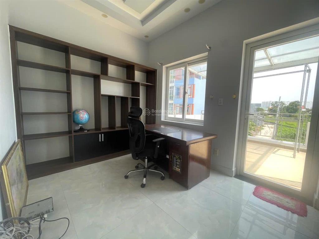 Bán bt 5pn, 4wc, 230m2 ở quốc lộ 13, hiệp bình phước, 16 tỷ giá ưu đãi