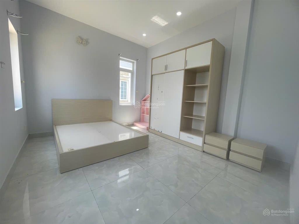 Bán bt 5pn, 4wc, 230m2 ở quốc lộ 13, hiệp bình phước, 16 tỷ giá ưu đãi
