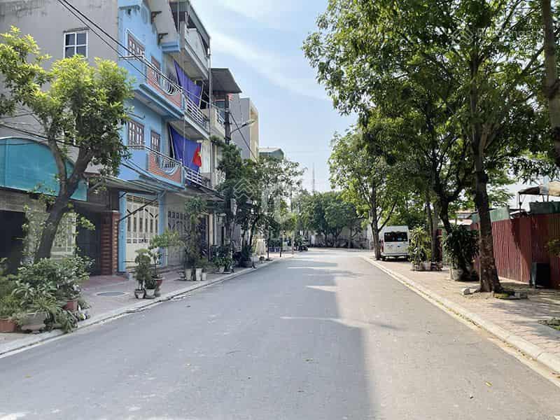 Bán lô góc 40m2 kiêu kỵ, gia lâm, giá chỉ 3tỷ900triệu