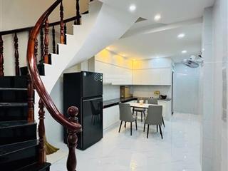 Nhà mới v.i.p q.5 xe hơi đổ cửa tặng full nội thất cao cấp hơn 10 tỷ xíu