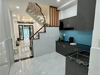 Bán nhà giáp trung tâm 3 tháng 2  ô tô đỗ cửa nhà đẹp  4 phòng ngủ lớn nhỉnh 6 tỷ