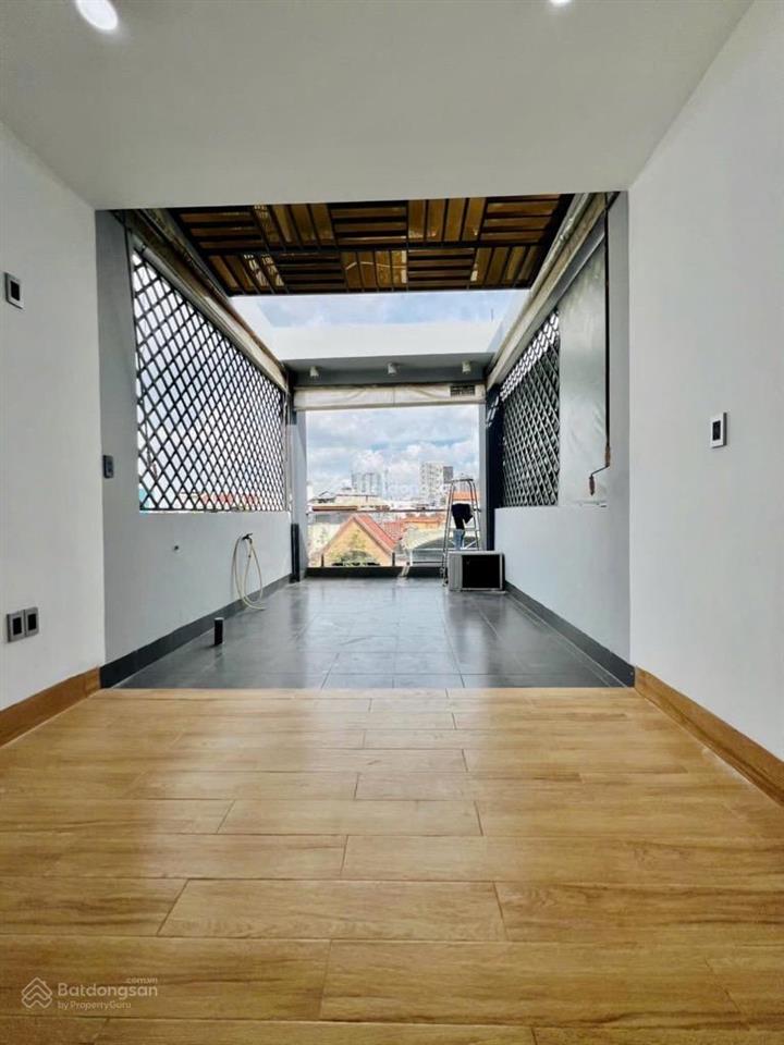 Trung tâm quận 3  thang máy 500kg xe hơi đổ cửa 5 tầng lung linh mới, 8,990 tỷ