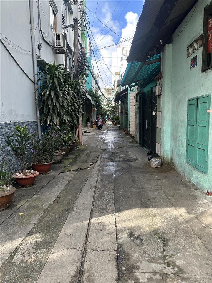 Bán nhà hẻm xe hơi  vòng xoay lê đại hành giáp quận 10 4 x 17  5pn thoáng nhỉnh 9 tỷ .