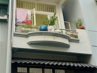 Bán nhà hẻm xe hơi thông quận 10  cách mặt tiền vài bước chân nhỉnh 7 tỷ .