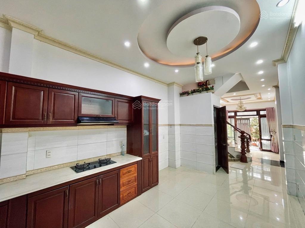 55m2 . 5pn lớn tân bình ngay ngã 4 bảy hiền  hoàng văn thụ . sổ đẹp pháp lý chuẩn giao dịch ngay .
