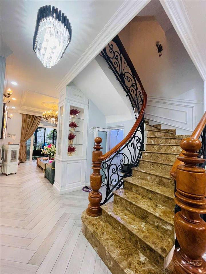 Bán nhàdt(8x10m)3tầng3pnhxh200m biểnnguyễn biểu nha trang chỉ 5ty8