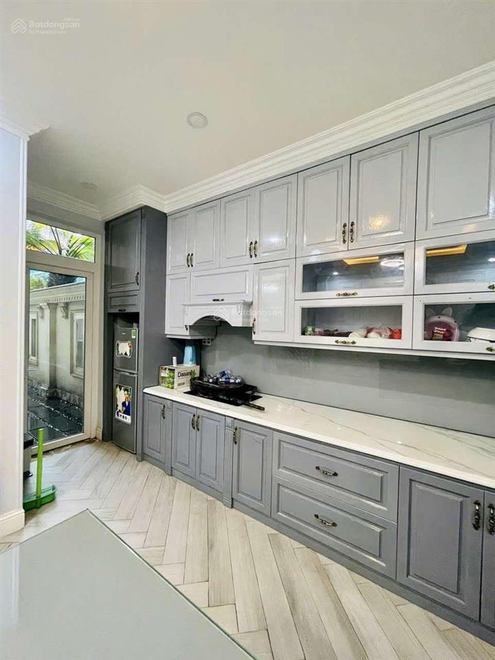 Bán nhàdt(8x10m)3tầng3pnhxh200m biểnnguyễn biểu nha trang chỉ 5ty8