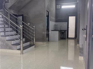 Bán nhà 2 tầng xây khung côt chắc chắn ở đông mỹ. 50m2 chỉ hơn 3 tý