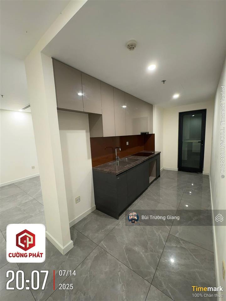 Cho thuê căn hộ 2pn 2wc  122m2  giá hợp lí 16tr miễn phí quản lí, view thoáng