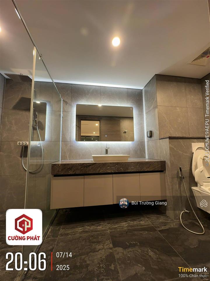 Cho thuê căn hộ 2pn 2wc  122m2  giá hợp lí 16tr miễn phí quản lí, view thoáng
