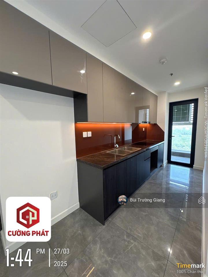 Cho thuê căn hộ 2pn + 1 kho, 138m2, giá tốt 17tr/th miễn phí quản lý, đặc biệt view trọn pháo bông