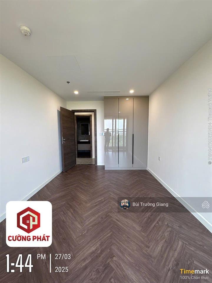 Cho thuê căn hộ 2pn + 1 kho, 138m2, giá tốt 17tr/th miễn phí quản lý, đặc biệt view trọn pháo bông