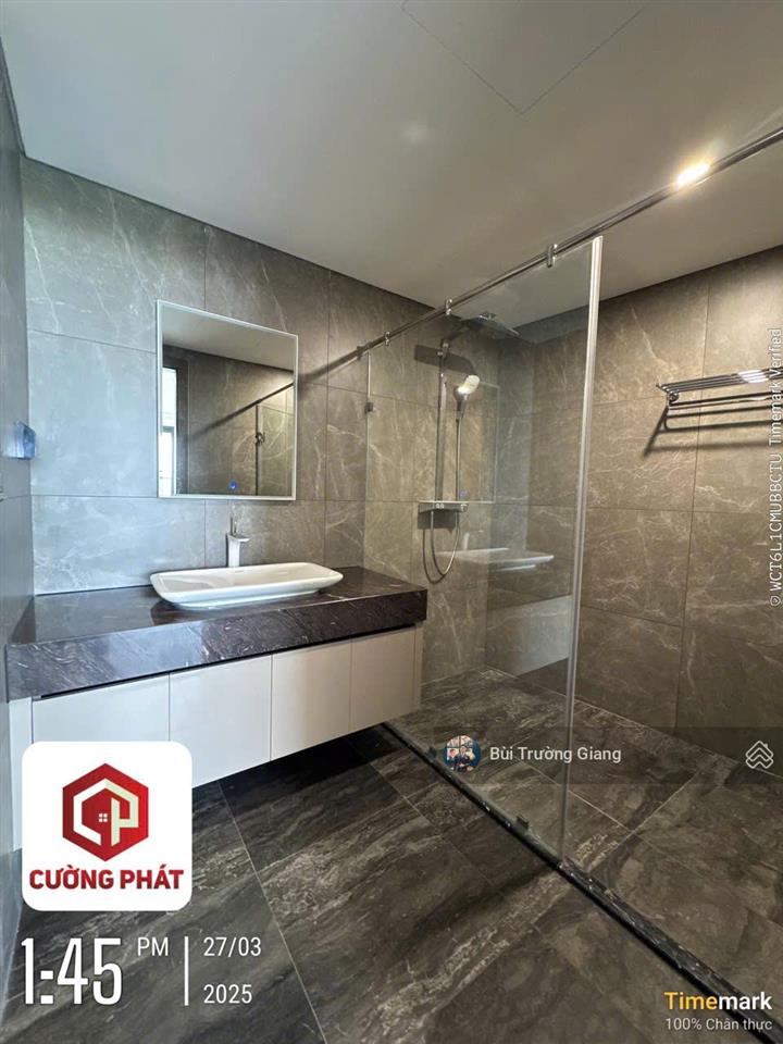 Cho thuê căn hộ 2pn + 1 kho, 138m2, giá tốt 17tr/th miễn phí quản lý, đặc biệt view trọn pháo bông
