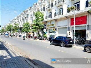 Chính chủ bán gấp mặt tiền phạm văn đồng, p1. dt 6.6x11m, nhà 2 lầu hđt 50tr/th. giá 11,9 tỷ