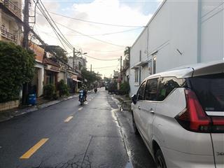 Mt đường 6, có vỉa hè  ngay cầu vượt linh xuân