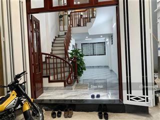 Ngõ 192 kim giang! bán nhà lô góc 3 thoáng, 38m2x5t, giá 10.5 tỷ, 50m ra cầu lủ, full nội thất