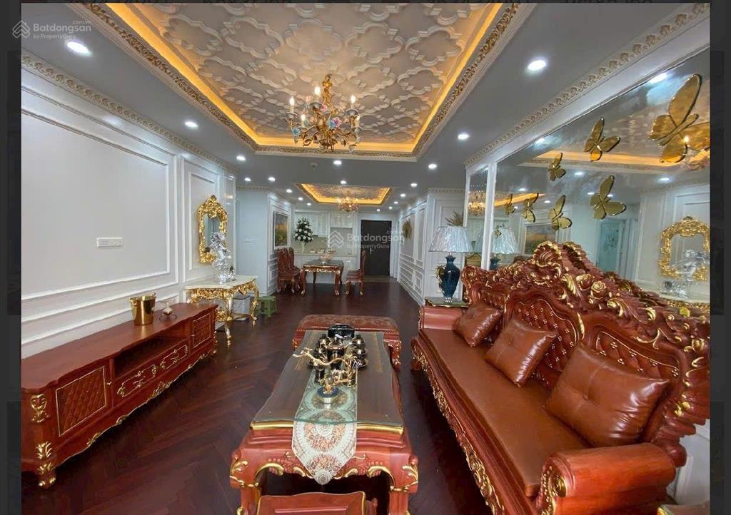 Bán chung cư cầu giấy center point 110 cầu giấy 180m2 4n4w 18 tỷ tặng nội thất cao cấp 4 tỷ, sổ đỏ