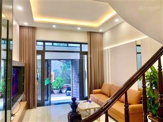 Nhỉnh 9 tỷ  cổ nhuế nhà đẹp full nội thất  gần nhiều trường đại học