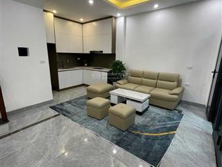 Nhỉnh 8 tỷ cầu giấy  5 tầng mới cứng  full nội thất ngõ 3m ba gác đua  vài bước ra phố