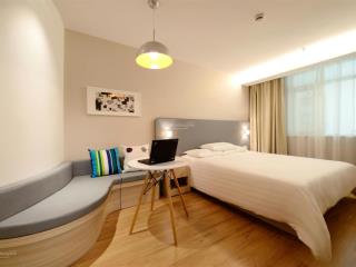 Cho thuê căn hộ 2pn, 80m2, 18 triệu tại saigon royal residence, quận 4, hcm