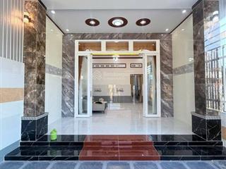 Chủ ngộp bán gấp nhà đ. dương công khi, 64m2, khu dân cư đông. giá còn thương lượng