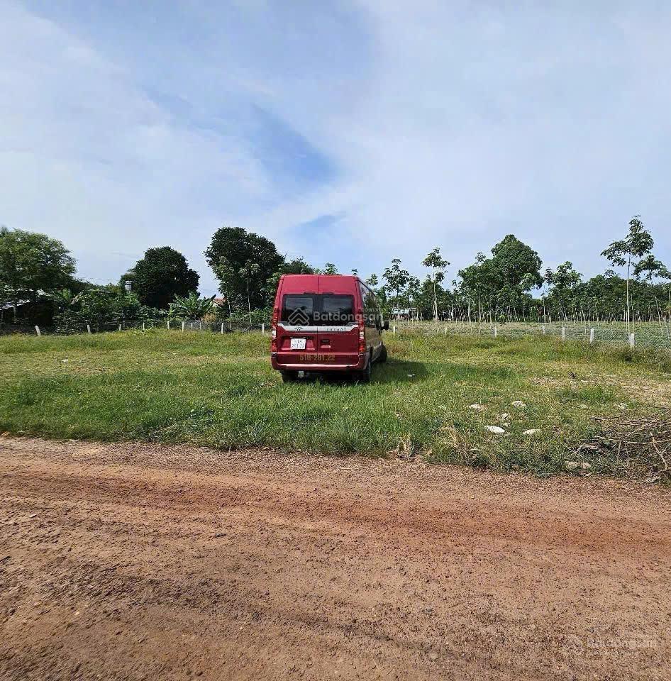 Cần bán gấp lô đất full thổ 200m2, hưng thuận, trảng bàng. shr, sang tên ngay, giá 600tr tròn.