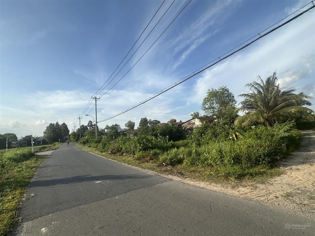 Chủ gửi 717m2 có 108m2 đất tc. 48m mt khu dân cư đất sạch sẽ đường xe hơi tặng giấy phép xây dựng