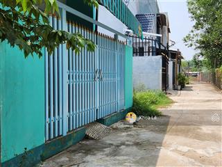 Chính chủ  cần bán nhà đang ở dt 83m2, một sẹc đ. cây me, thanh phước, gò dầu. giá 1 tỷ 2  shr