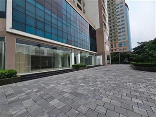 Cho thuê mbkd chân đế chung cư đào duy anh dt 195m2, 4 mặt tiền siêu vip hơn 30m, giá 780k/m2