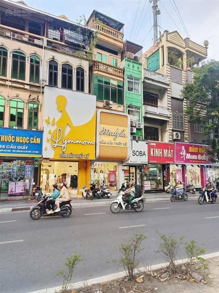 Bán nhà mp đường cầu giấy 70m2, mt 6m 2 thoáng trước sau vỉa hè đá bóng, xây toà nhà 6 tầng cực đep