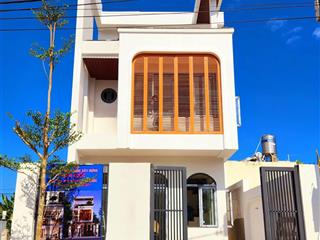Bán nhà 3 tầng mới đẹp, đang vào nội thất, đường ô tô trung tâm thị trấn diên khánh giá chỉ 2,7 tỷ