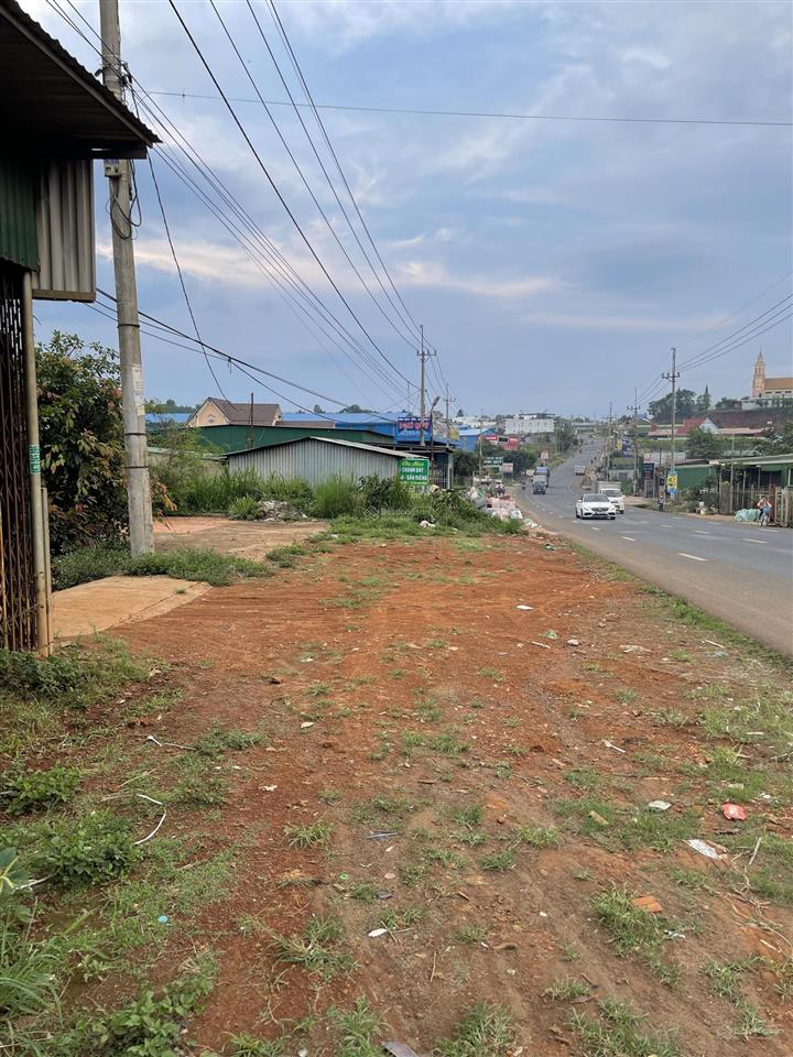 Bán nhà riêng tại quốc lộ 14, 2,4 tỷ, 300m2, pháp lý đầy đủ