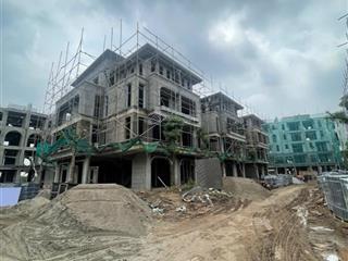 Bán căn biệt thự dt 160m2 giá 125tr/m2 hướng đn tại vaquarius văn giang, có đang được htls 0%