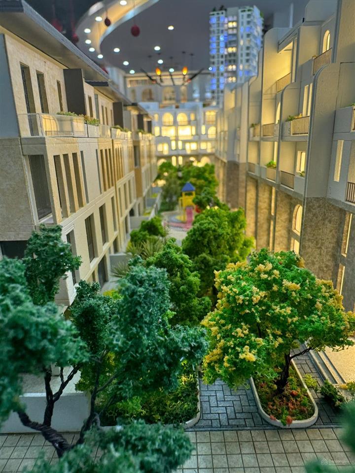 Bán căn bt hoa hậu dt 160m2 giá 128tr/m2 hướng đn tại vaquarius văn giang, có đang được htls 0%