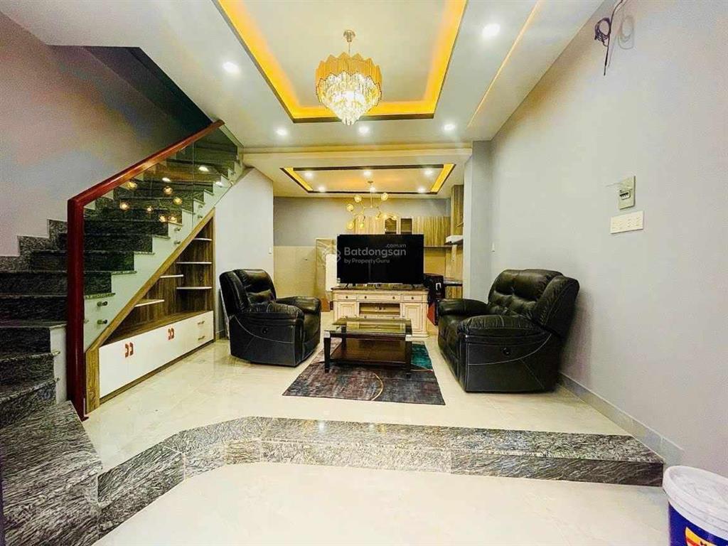 Bán nhà siêu phẩm  dt(5x10m) 2 tầng  2pn  gần biển  p vĩnh hoà  nha trang  chỉ 2tỷ6