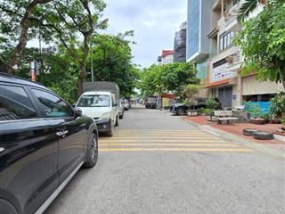 Cần bán nhà tam trinh  phân lô  vỉa hè  ô tô tránh  110m2  chỉ 33 tỷ