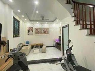 Bán nhà riêng 11,6 tỷ, 35m2, đường chiến thắng, văn quán hà đông, kinh doanh, oto đỗ cửa.
