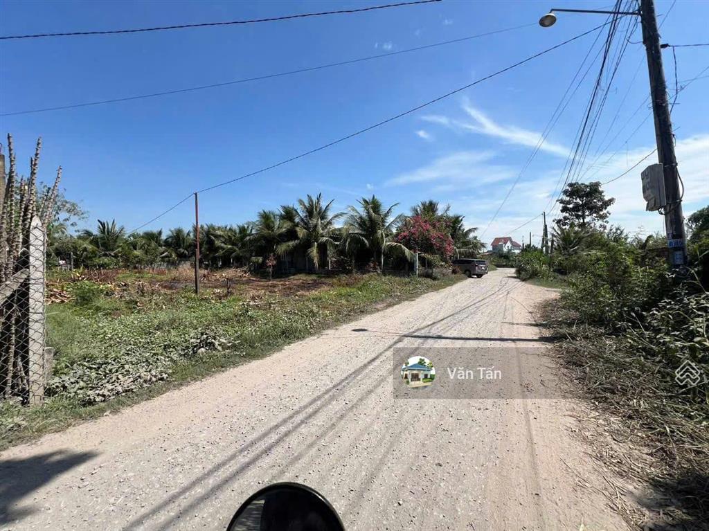 Lô đất kế trạm y tế xã long trạch, cần đước. ngang kdc trung thành. 250m2/545tr. shr, full thổ.