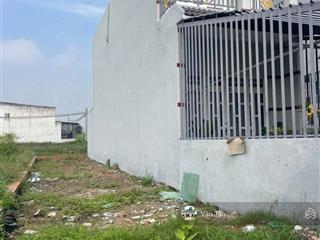 Đất nền ngay thị trấn cần giuộc, kế trường nguyễn thị bảy. 620tr/120m2. shr, full thổ cư.