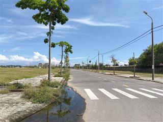 Bán đất nhìn sông cổ cò, giá 2.8 tỷ, dt 110m2, cách chợ 300m, cách sông 200m, cách biển 1.5 km