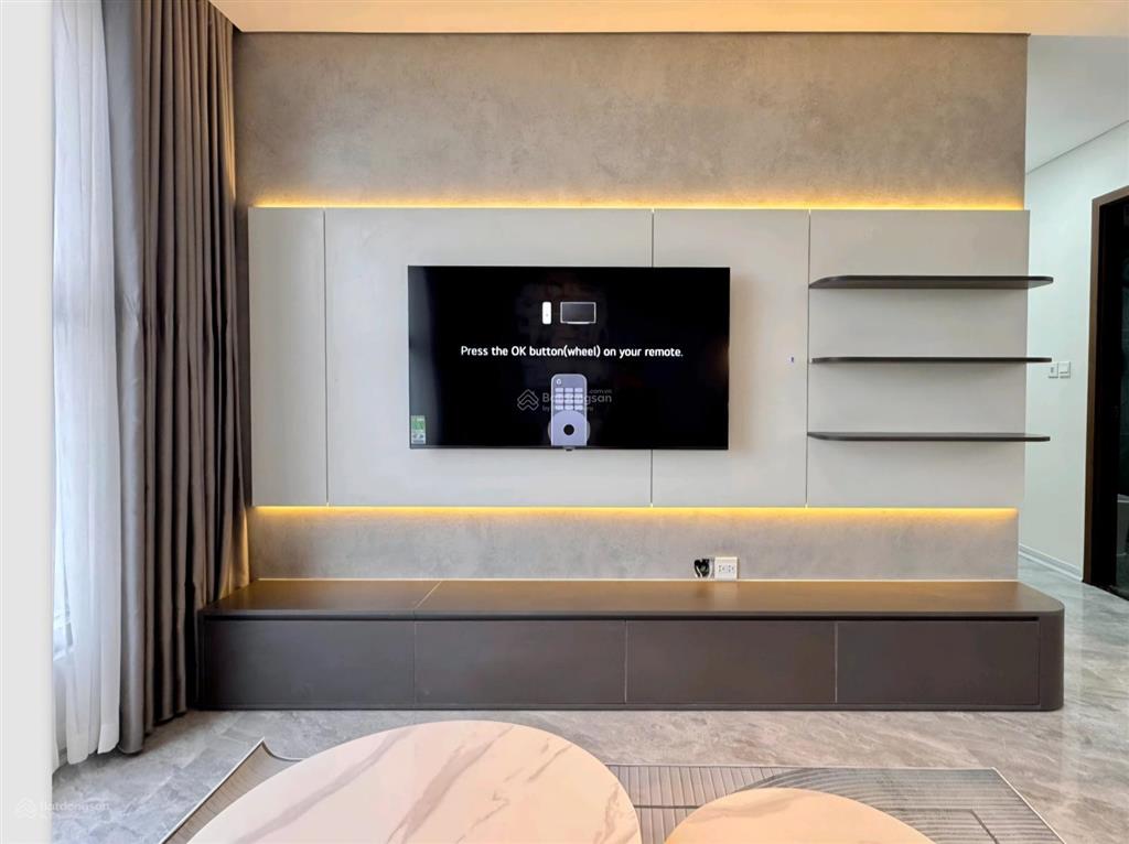 Cho thuê quỹ căn hộ 3 phòng ngủ. dt 105m  114m 119m127m tại chung cư capital elite 18 phạm hùng