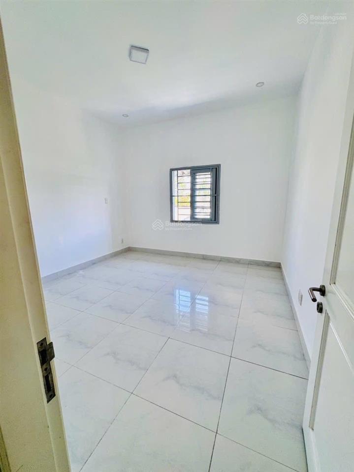 Kẹt tiền bán gấp nhà(shr) 1 xẹc ngắn thạnh lộc 15, 65m2, 3pn, đường 7m