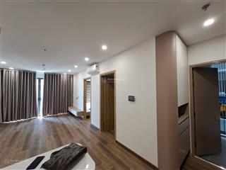 Cho thuê cc berriver 390 nguyễn văn cừ  3pn  full nội thất  tầng cao  giá thuê 15triệu/th