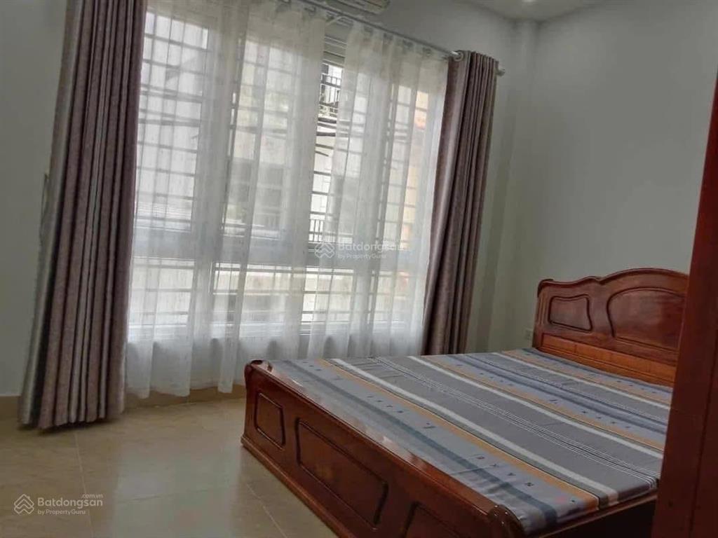 Cho thuê nhà nguyên căn phố ngọc thụy ô tô tránh nhà đẹp ở ngay gần cầu long biên, mipec