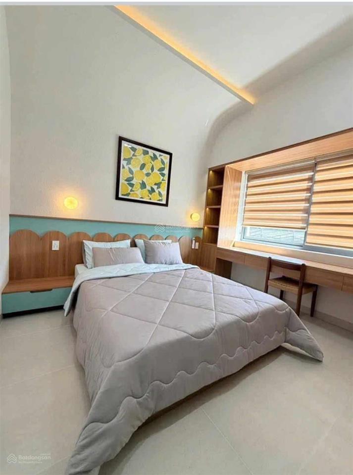 Bán nhà đẹp mê ly dt64 3 tầng3pn đường 18m  sát biểnvĩnh hòa  nha trang  chỉ 4tỷ8.