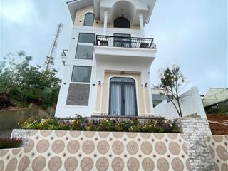 Bán căn villa sang trọng. view đẹp tại trịnh hoài đức phường xuân trường đà lạt