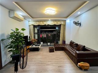 Toà c'land chung cư mỹ đình, dt 135m2, full nội thất, logia, thoáng, khu vực sầm uất, giá 8.2 tỷ